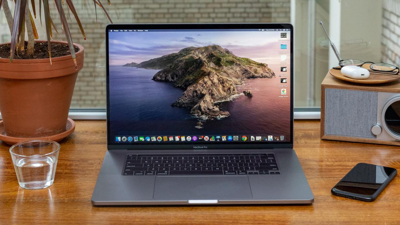 Dell XPS 15 (2020) vs MacBook Pro (16-inch) | Laptop Mag Dell XPS 15 vs MacBook Pro 16: Which Laptop Wins in 2025?
